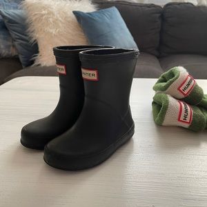 Hunter baby boots size 6 with Hunter socks